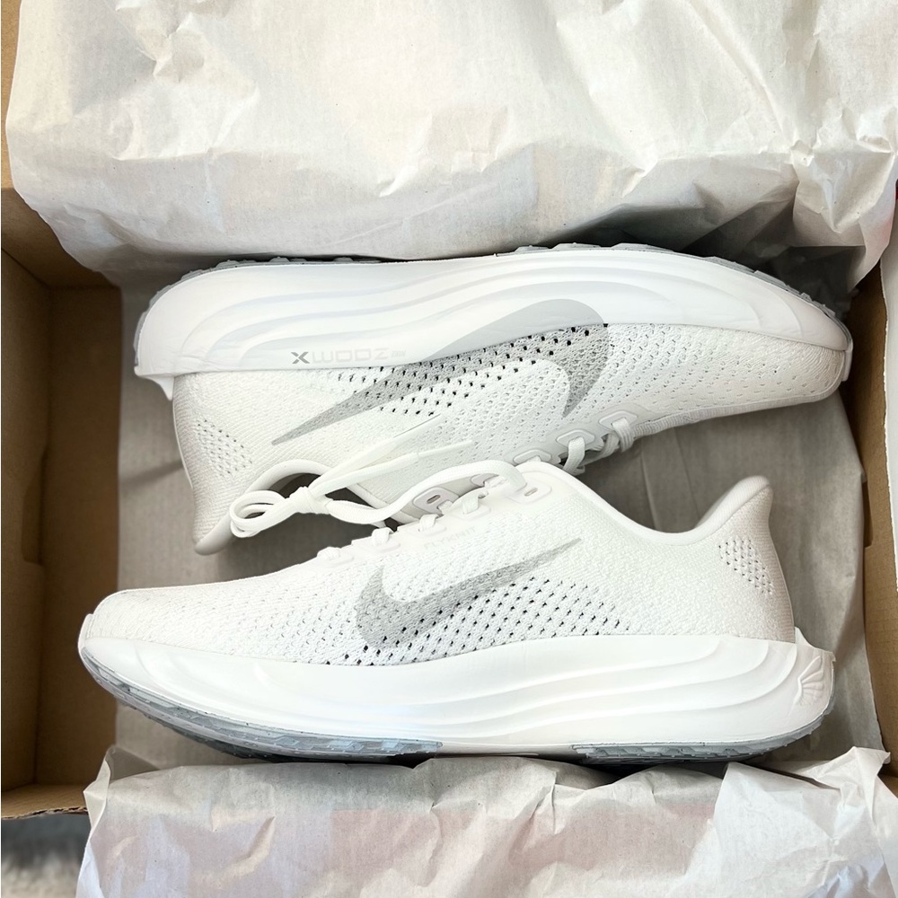 Nike Pegasus Plus women’s size 6.5 NEW